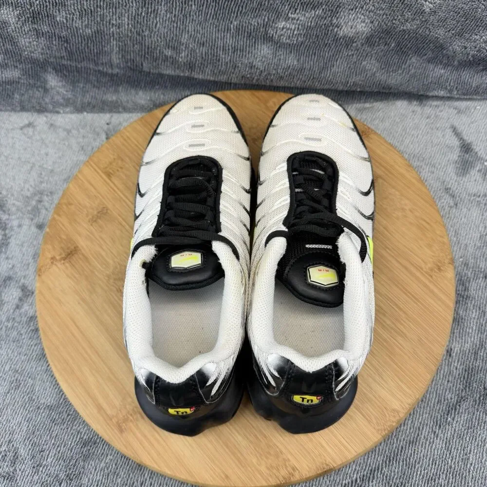Nike Air Max Plus TN Shoes Boys Size 6Y White Black Running Sneakers BV0047-100